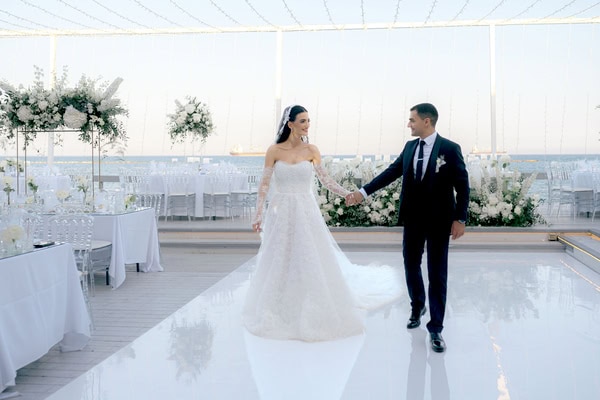 Dreamy Beach Wedding White Decoration