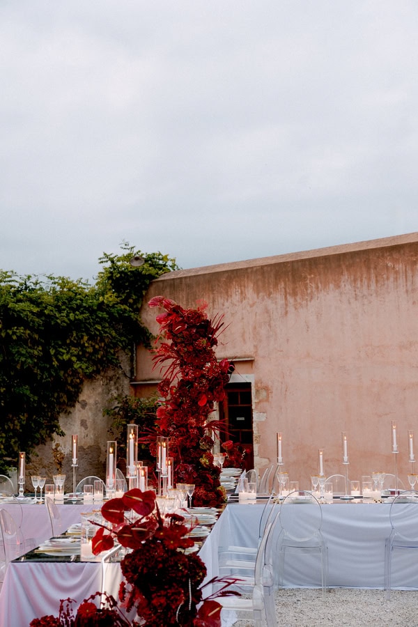 Edgy Modern Styled Shoot Crete Dramatic Red Flowers