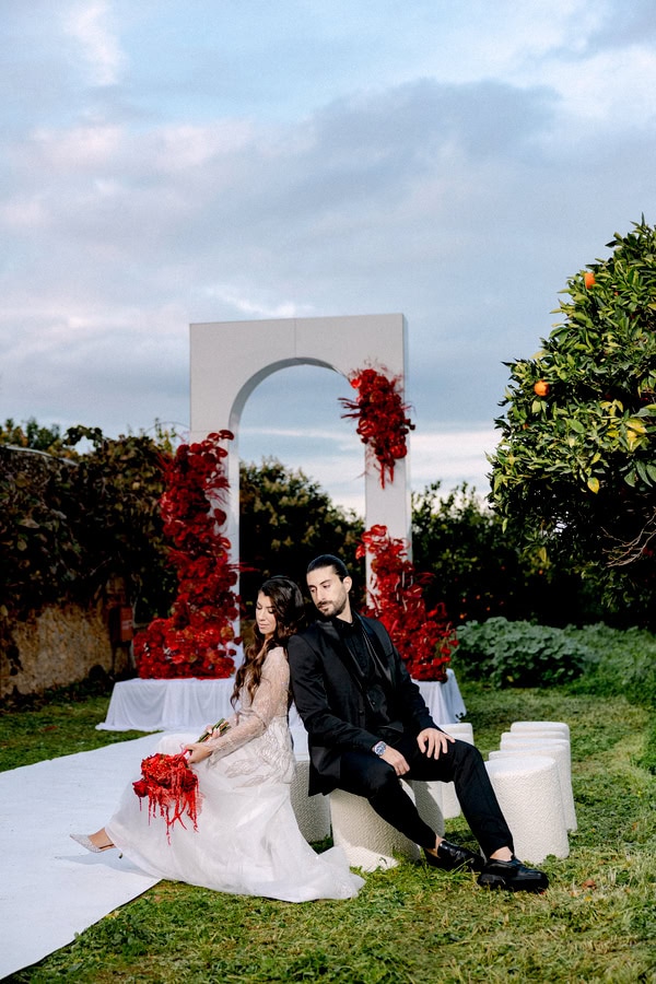 Edgy Modern Styled Shoot Crete Dramatic Red Flowers