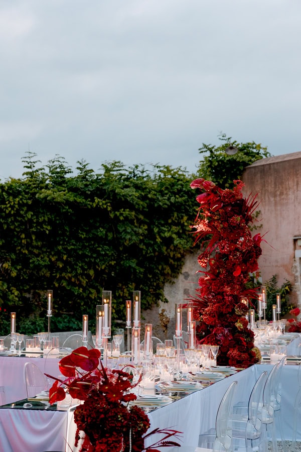 Edgy Modern Styled Shoot Crete Dramatic Red Flowers