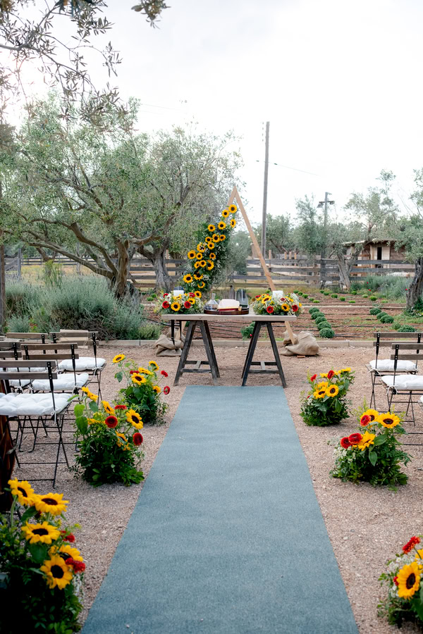 Rustic Wedding Decoration Ideas With Sunflowers And Red Details