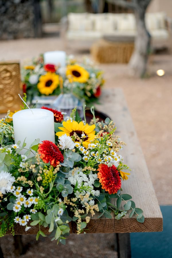 Rustic Wedding Decoration Ideas With Sunflowers And Red Details