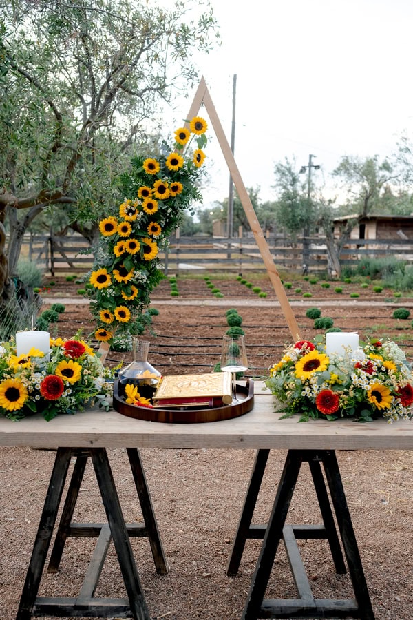 Rustic Wedding Decoration Ideas With Sunflowers And Red Details