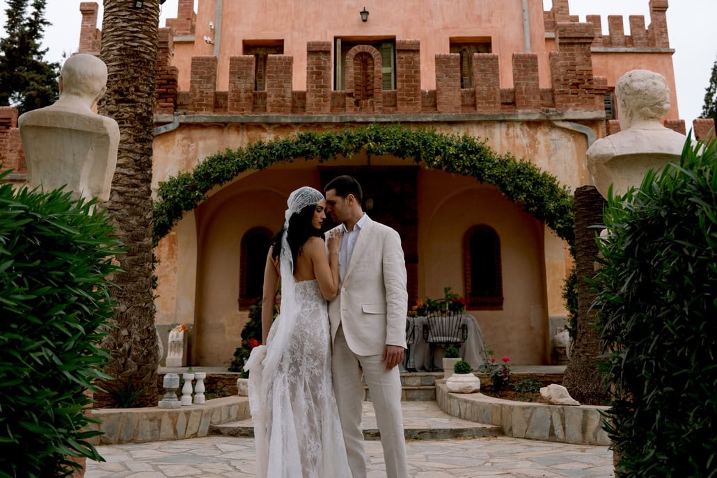 Ιδέες για Mediterranean chic γάμο σε styled shoot στον Πύργο Πετρέζα