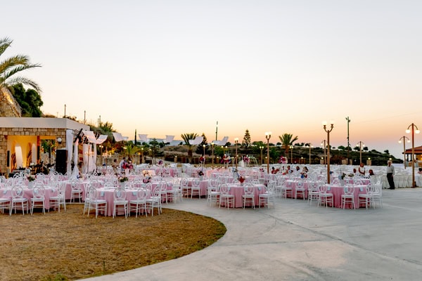 Modern Chic Wedding Bold Floral Design