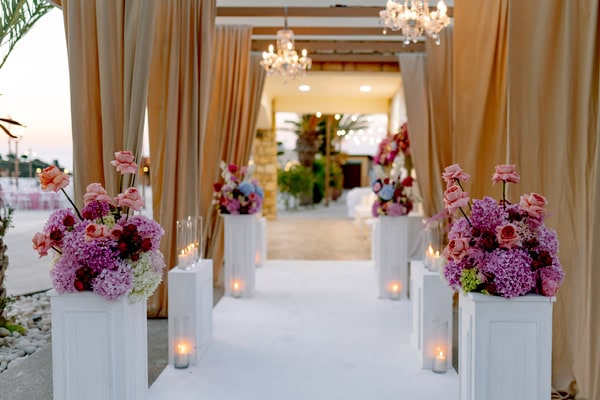 Modern Chic Wedding Bold Floral Design