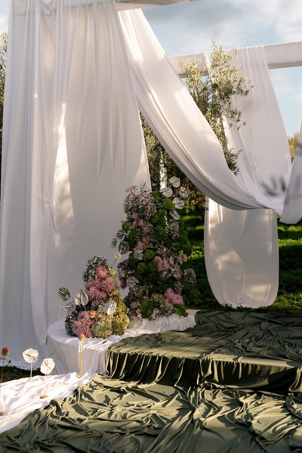 Modern Wedding Inspiration Silo And Sage Statement Florals Airy Draping
