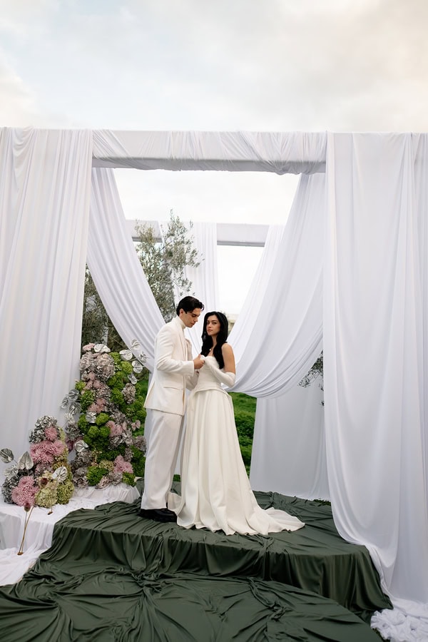 Modern Wedding Inspiration Silo And Sage Statement Florals Airy Draping