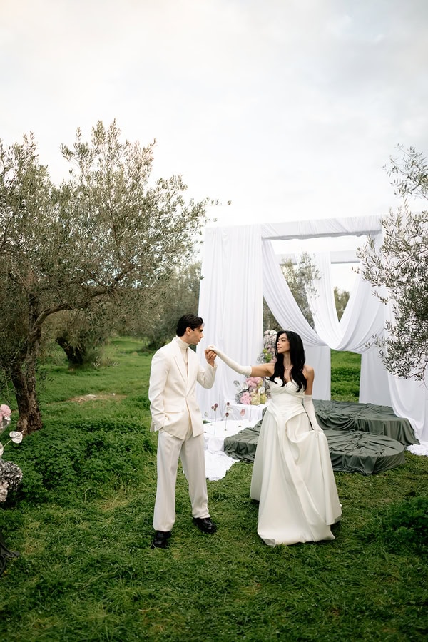 Modern Wedding Inspiration Silo And Sage Statement Florals Airy Draping