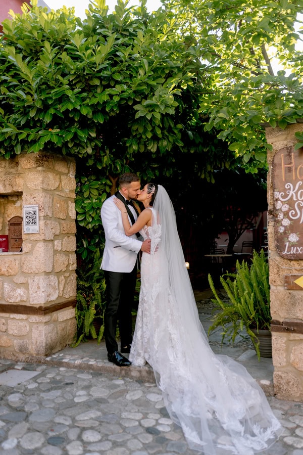 Romantic Summer Wedding White Flowers Veria