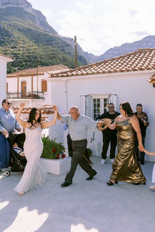 Timeless Chic Wedding White Florals Laconia