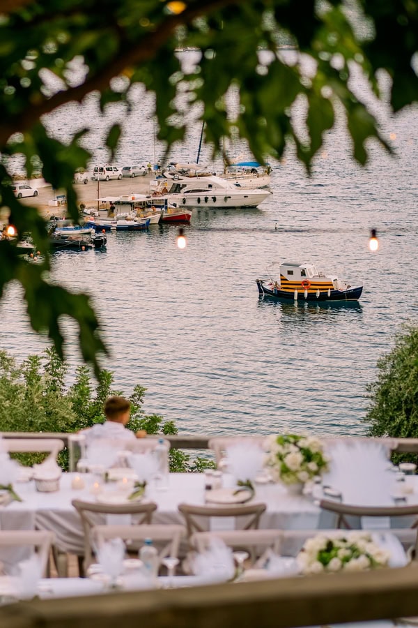 Timeless Chic Wedding White Florals Laconia