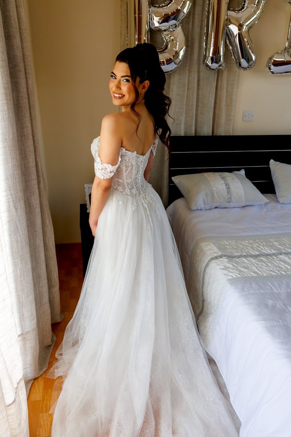 Timeless Wedding With White Roses