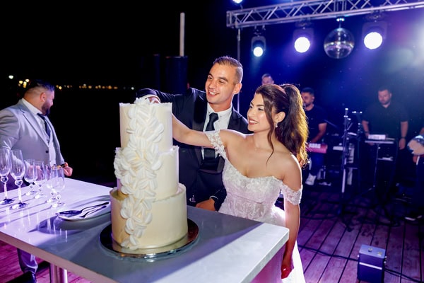 Timeless Wedding With White Roses