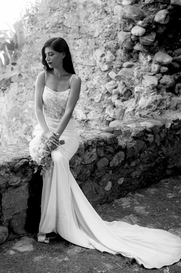 Chic Summer Wedding Kalamata White Flowers