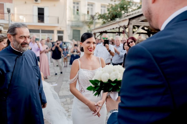 Chic Summer Wedding Kalamata White Flowers