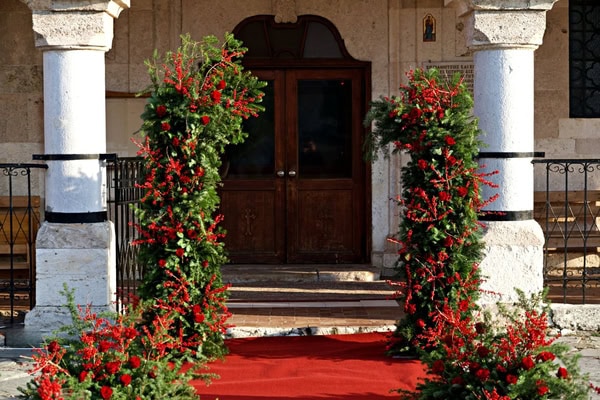 Festive Christmas Wedding Decoration Ideas Red Green