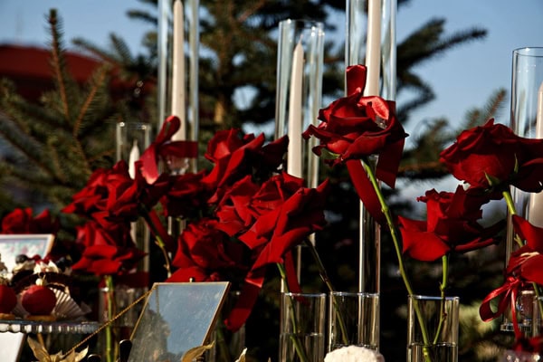 Festive Christmas Wedding Decoration Ideas Red Green