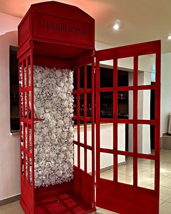 Festive Christmas Wedding Decoration Ideas Red Green