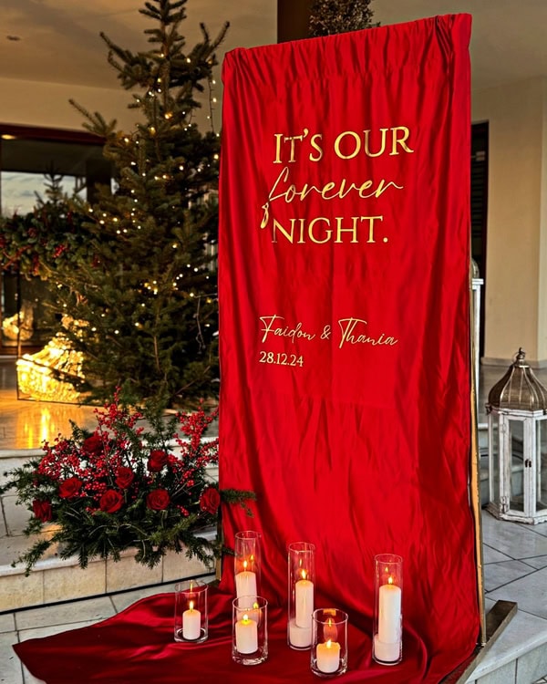 Festive Christmas Wedding Decoration Ideas Red Green