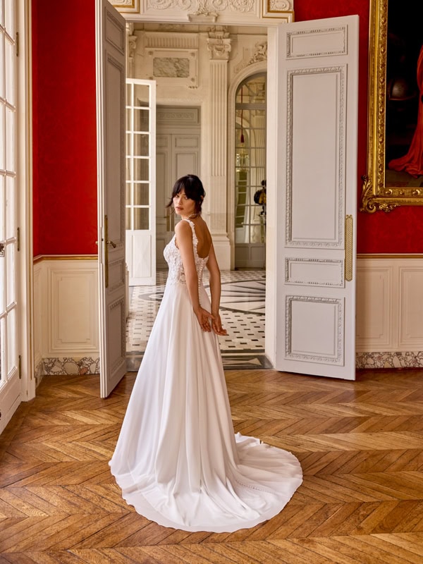 Modern Romantic Wedding Dresses Adore Justin Alexander Fall Winter