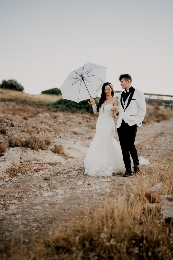 Romantic Summer Wedding White Flowers Modern Details