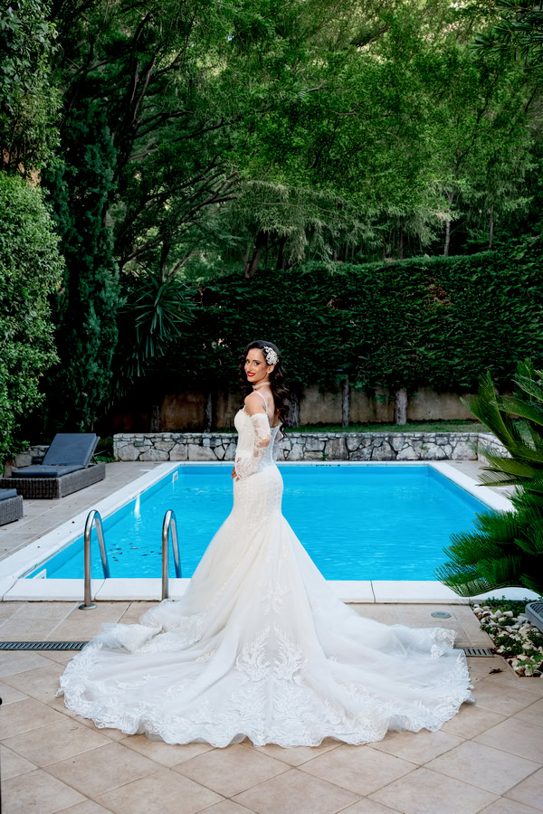 Romantic Summer Wedding White Flowers Modern Details