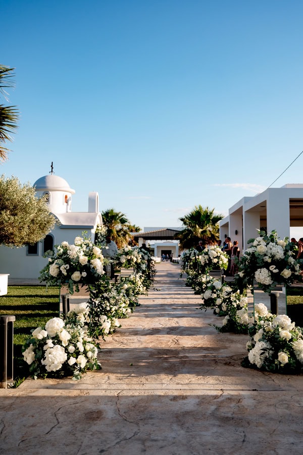 Romantic Summer Wedding White Flowers Modern Details