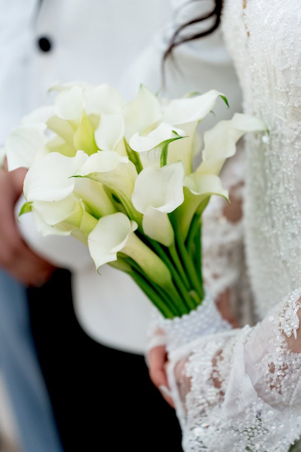 Romantic Summer Wedding White Flowers Modern Details