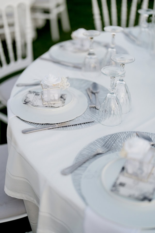 Romantic Summer Wedding White Flowers Modern Details