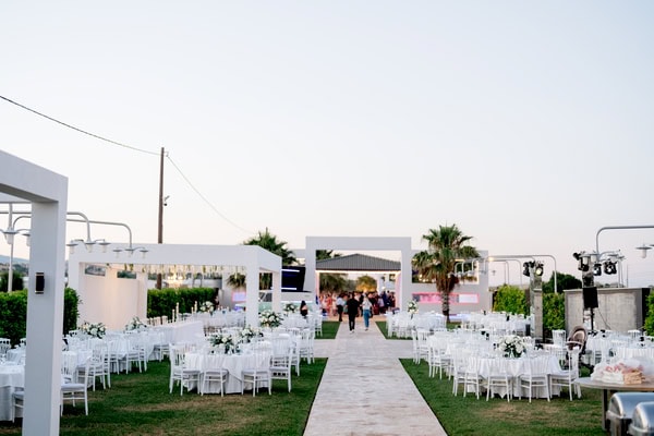 Romantic Summer Wedding White Flowers Modern Details