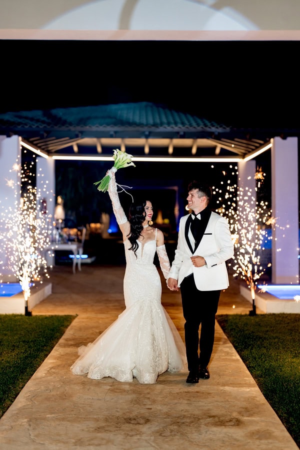 Romantic Summer Wedding White Flowers Modern Details