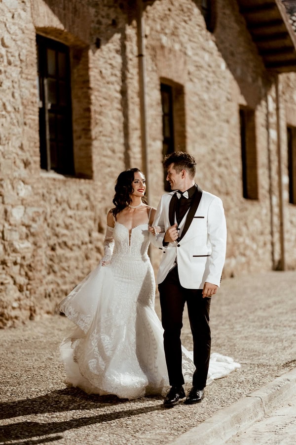 Romantic Summer Wedding White Flowers Modern Details