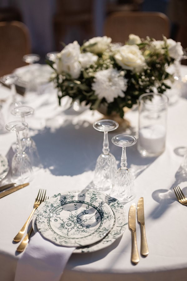 Destination Wedding Crete Minimal White Decoration