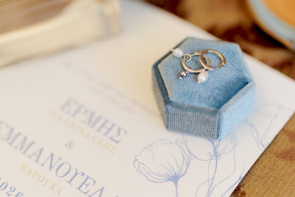 Romantic Spring Wedding White Blue Lilac Flowers