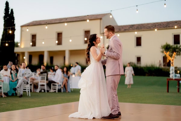 Romantic Spring Wedding White Blue Lilac Flowers