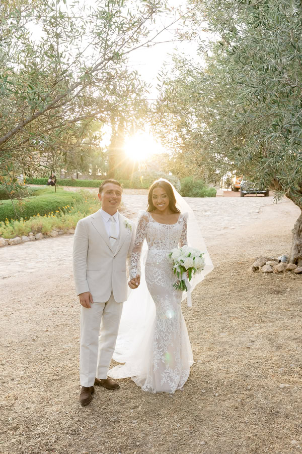 Timeless Wedding White Roses Hydrangeas