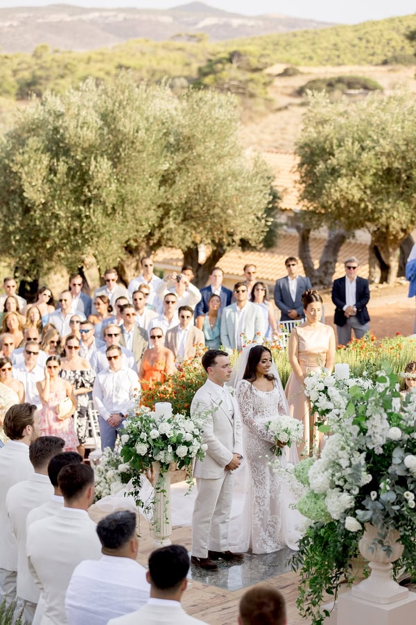 Timeless Wedding White Roses Hydrangeas