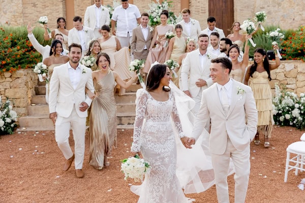 Timeless Wedding White Roses Hydrangeas