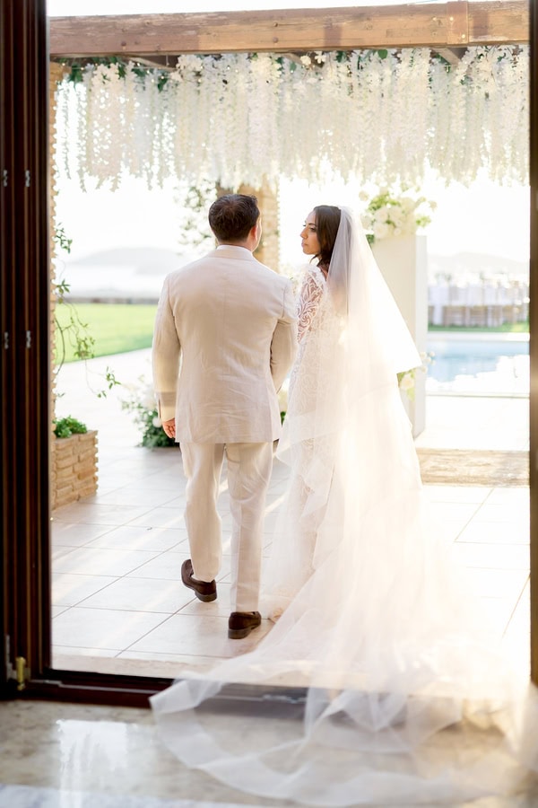 Timeless Wedding White Roses Hydrangeas